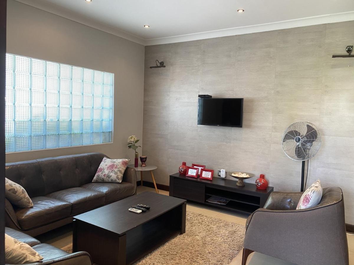 B Bakerstreet - Beautiful Two Bedroom Apartment Akkra Exterior foto